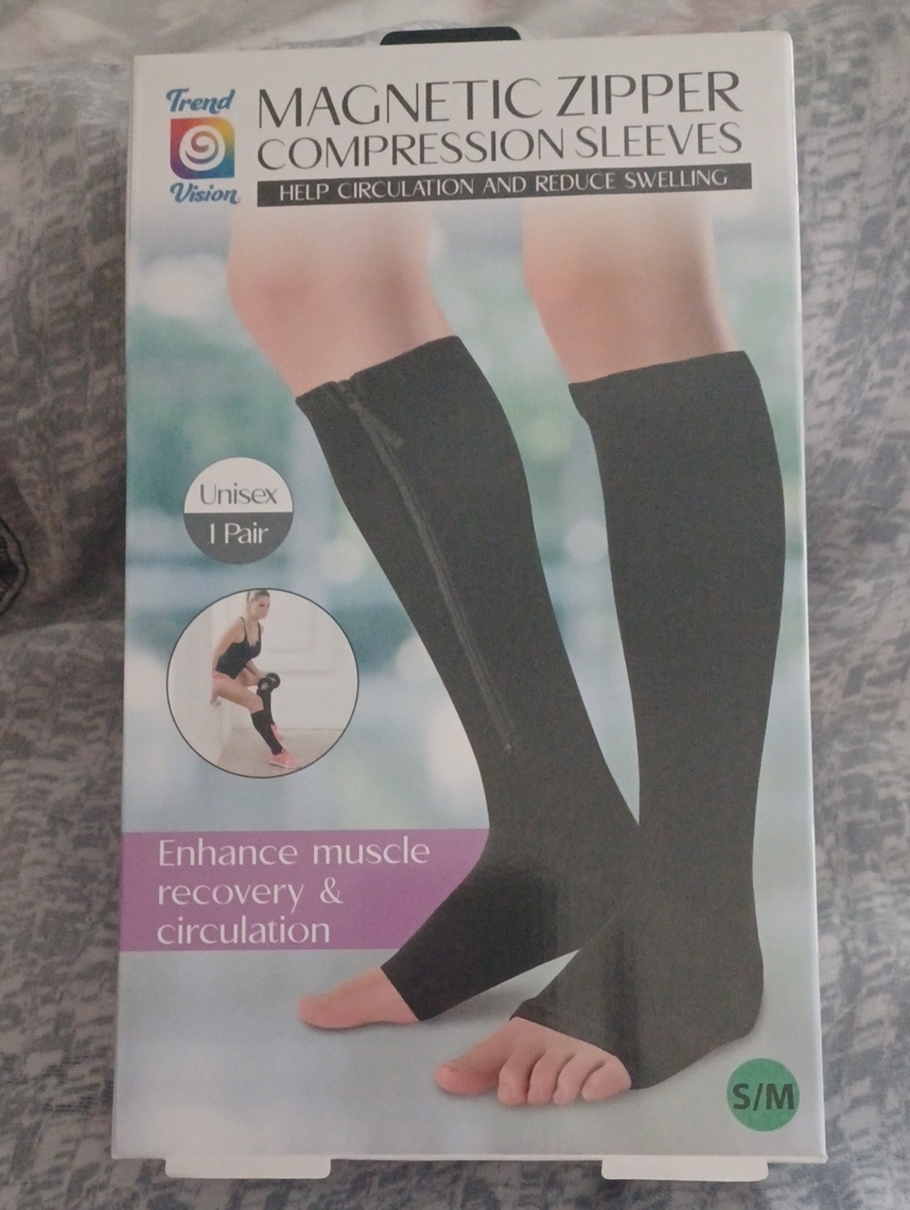 Magnetic Zipper Compression Sleeves - Black (S/M)